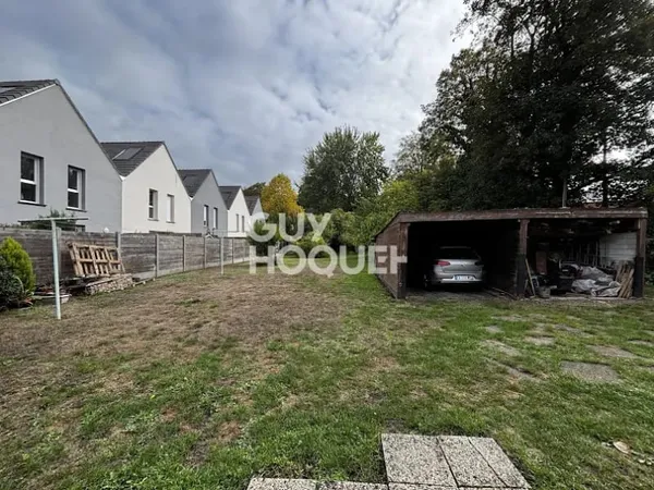 Terrain 900 m²