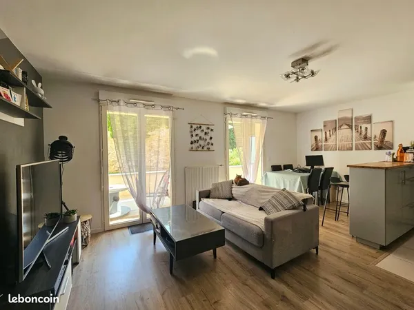 à vendre montlhéry centre-ville appartement 3 pièces terrasse 2 parkings résidence récente