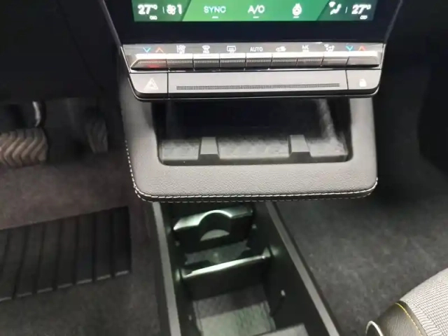 Renault Megane e-tech 220 ch autonomie confort gsr2 — photo 81