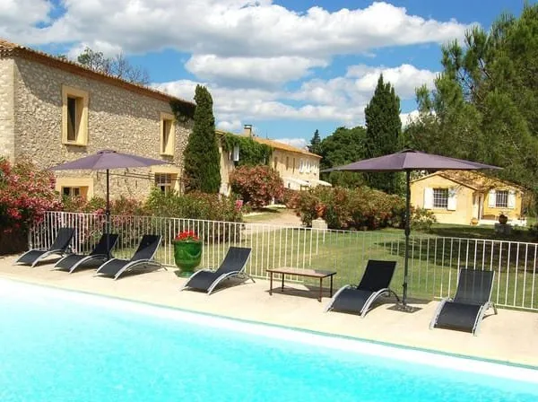 Mas provençal 26 pièces 725 m²