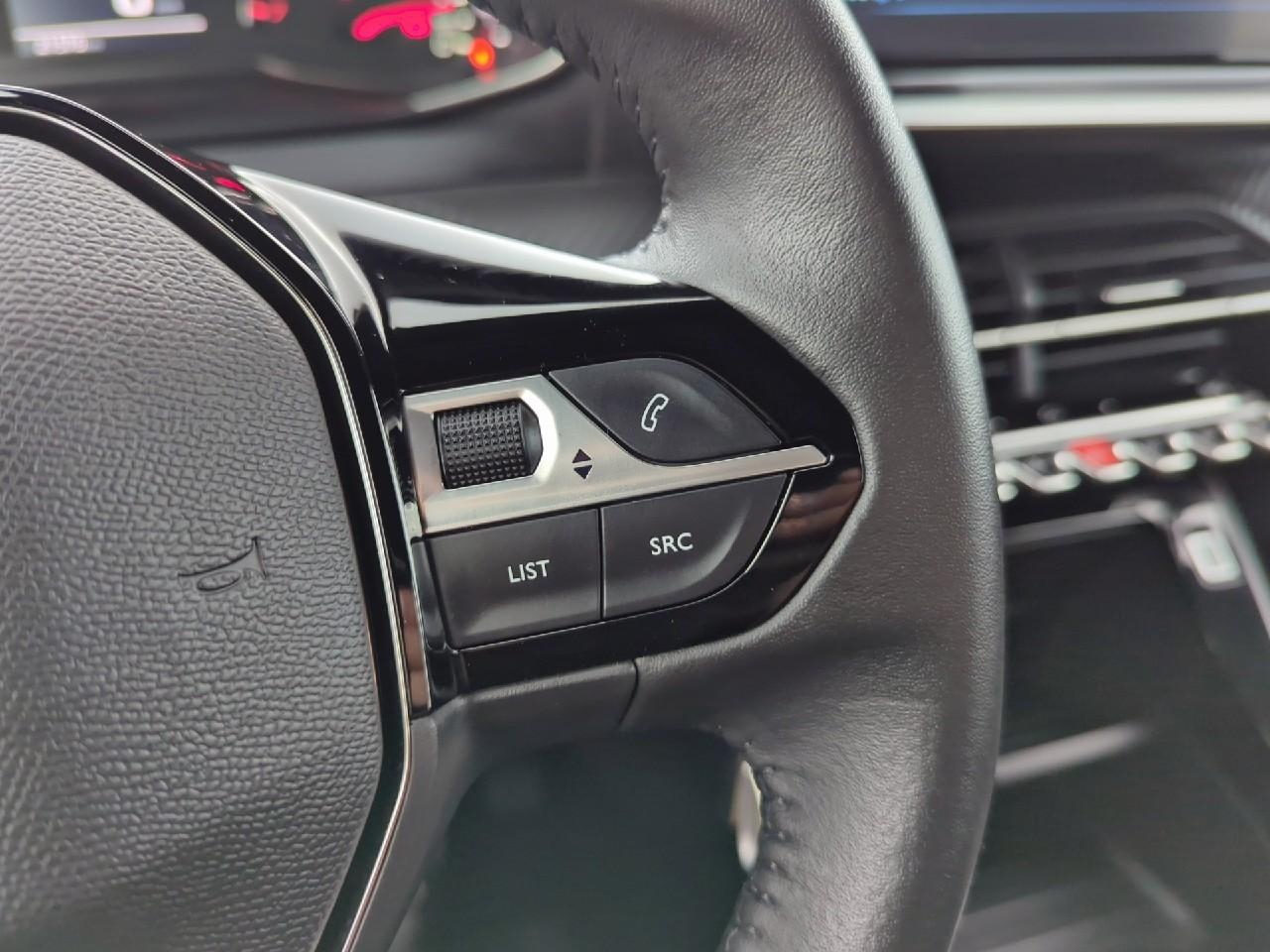 Peugeot 2008 puretech 100 s&s bvm6 active — photo 19