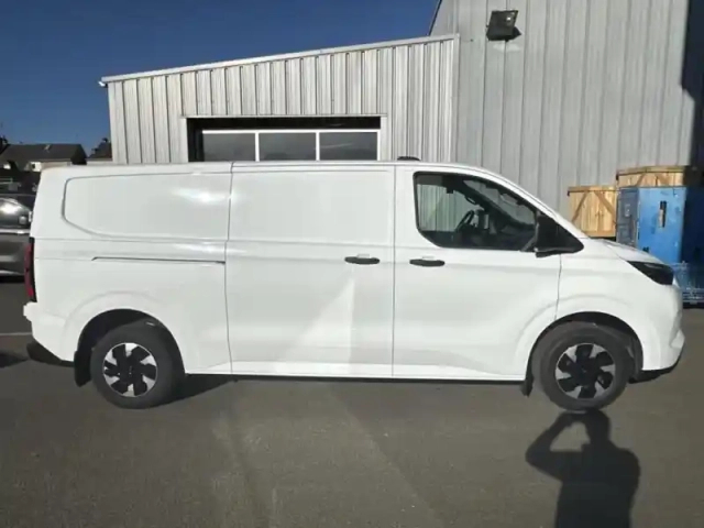 Ford Custom transit  fg 340 l2h1 electrique 160 kw 218ch batterie 71 kwh trend — photo 4