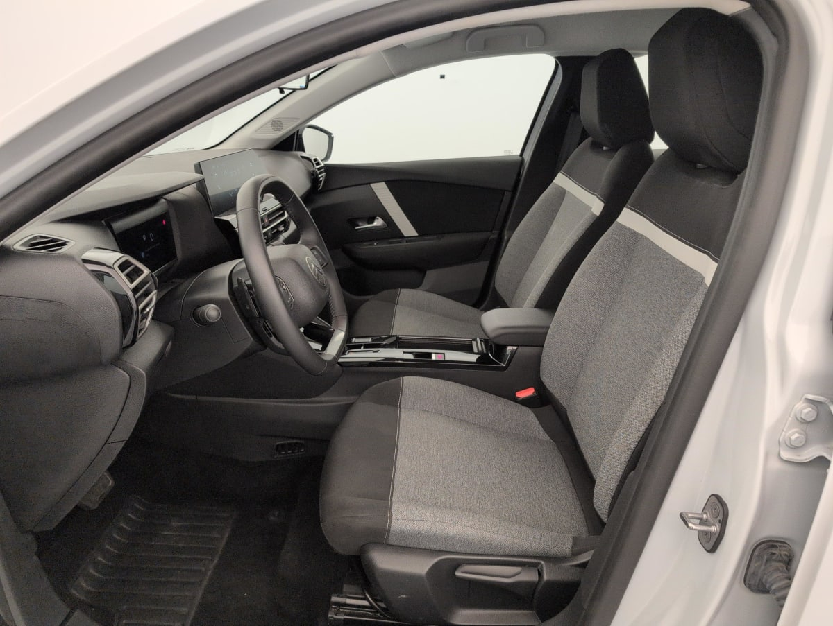 Citroën C4 — photo 16
