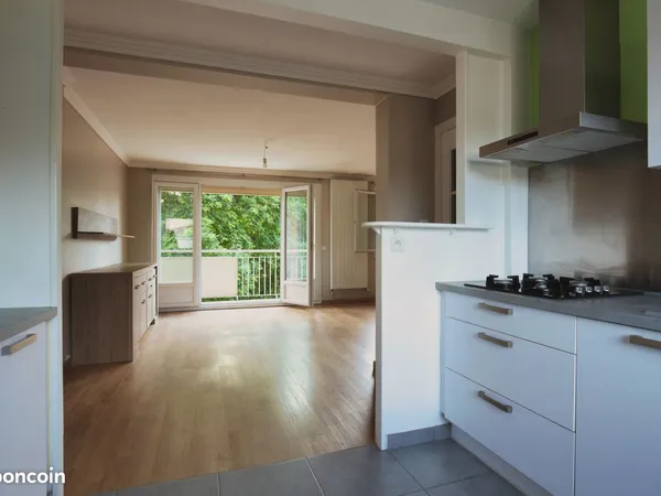 T3 lumineux - 66 m2 - Tassin-la-Demi-Lune Quartier Libération Raude