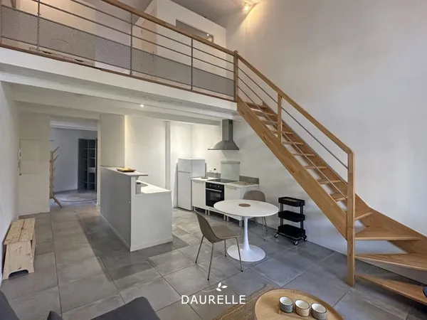 Location CHATEAURENARD, appartement meublé avec une chambre