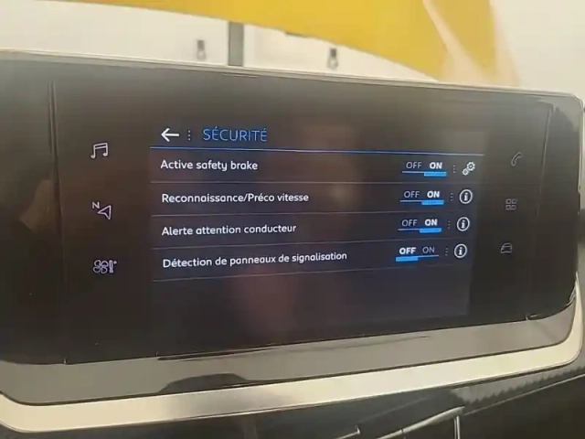 Peugeot 208 puretech 75 s&amp;s bvm5 — photo 17