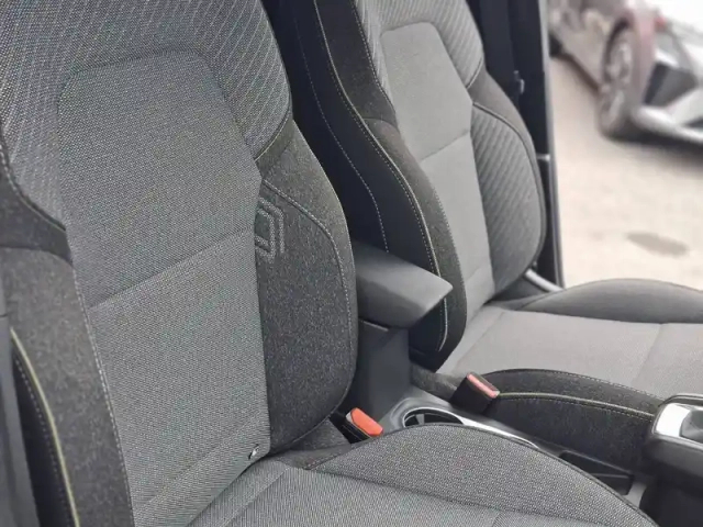 Renault Captur tce 90 ch — photo 9