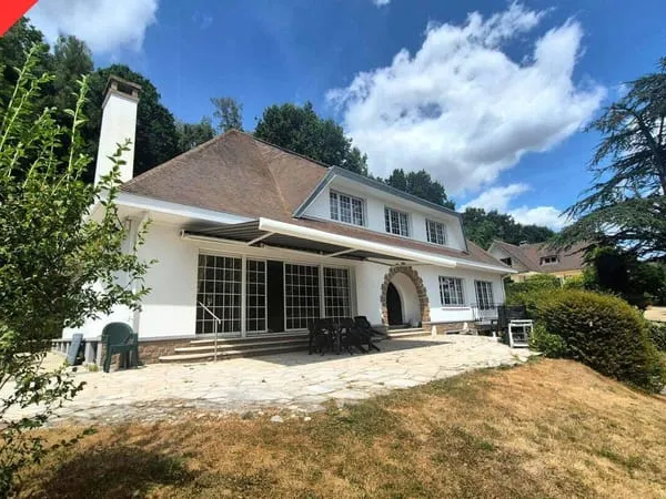 Maison 8 pièces 240 m²