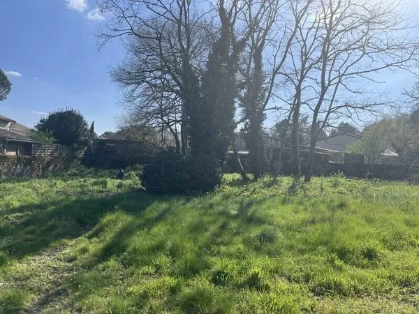 Terrain constructible 750 m²