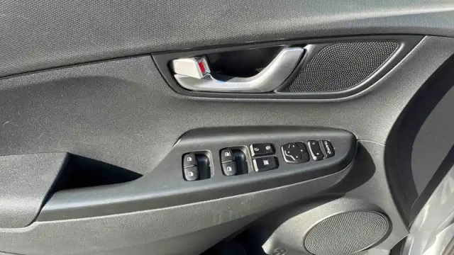 Hyundai Kona electrique 64 kwh - 204 ch — photo 25