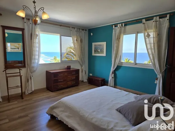 Villa 4 pièces 160 m²