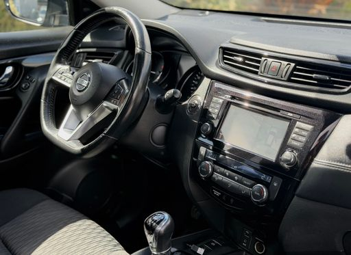 Nissan X-Trail 1.7 dCi 150 2WD - Tekna – 2019 – 106668 km – Diesel – Boîte Manuelle — photo 2