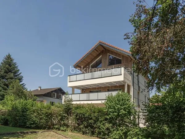 APPARTEMENT 108 M2 ANNECY LE VIEUX QUARTIER POMMARIES LAC ANNECY