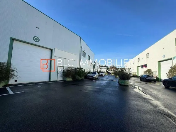 Entrepôt 1015 m²
