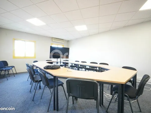 Bureau 190 m²