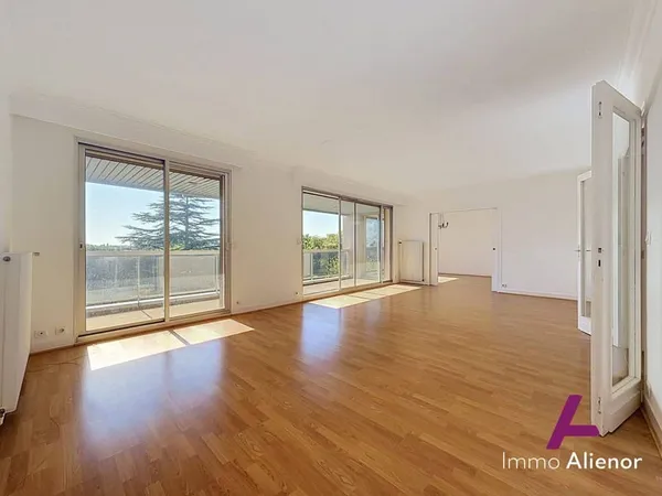 Appartement 6 pièces 168 m²