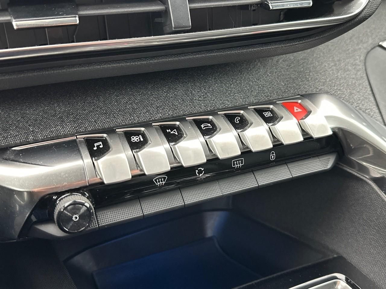Peugeot 3008 puretech 130ch s&s eat8 allure pack — photo 26