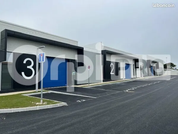 Local d'activité 250 m²