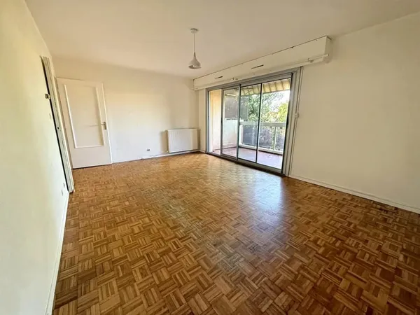 Type 2 de 50 m2 + Terrasse et Parking