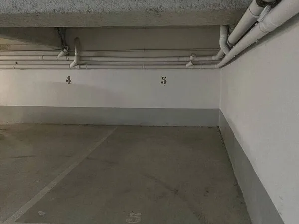 Parking 12 m²