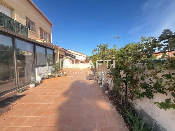 SAINT LAURENT DE LA SALANQUE,MAISON 180M2, 2 GARAGES,JARDIN