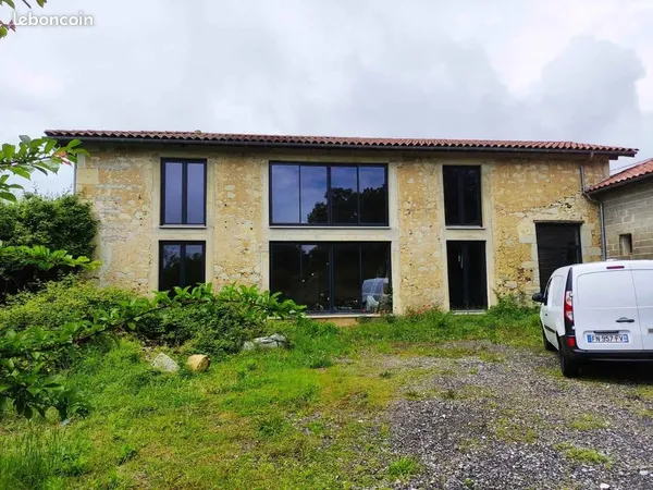 Maison en pierre gros potentiel