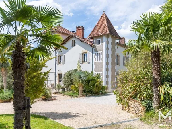 Maison 14 pièces 400 m²