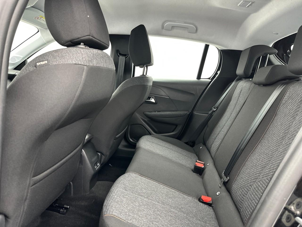 Peugeot 208 electrique 54 kwh 156ch style — photo 12