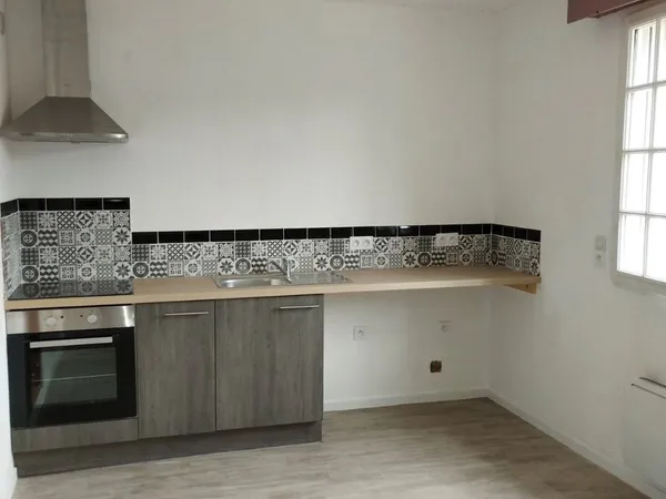 Appartement 3 pièces avec terrasse Plouvara centre