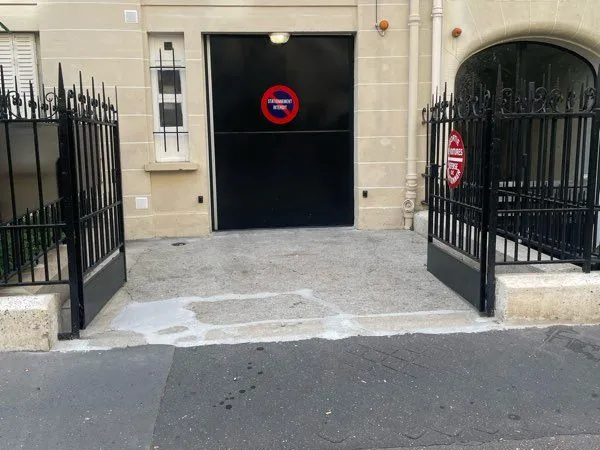 🅿️ Parking Auto / Moto / Vélo 🚗🏍️🚲