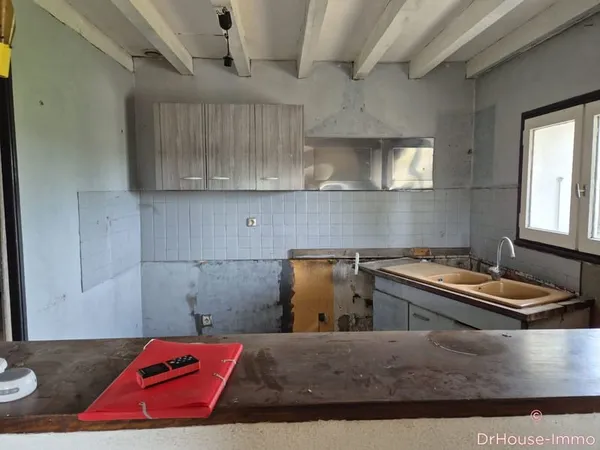Rare avec grand terrain ! Appartement T4 au 1er étage dans petite copropriété - À rénover!