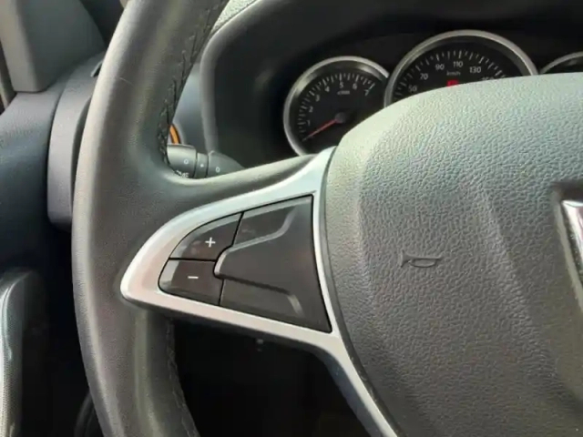 Dacia Sandero 1.5 dci 90ch explorer — photo 12