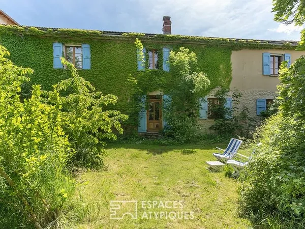 Maison de charme en pierre avec jardin et belle vue dégagée dans les environs de Die
