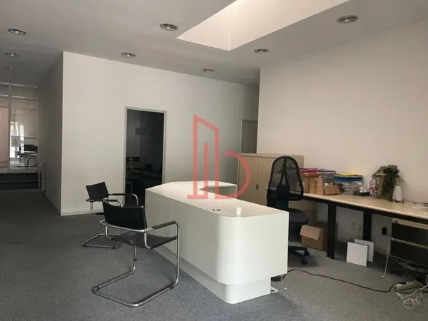 Local 250 m²