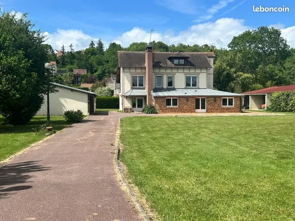 Propriété 9 pièces 209 m²