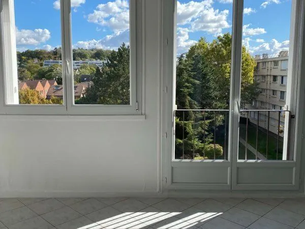 Studio 28m² Refait à Neuf - Vue Dégagée