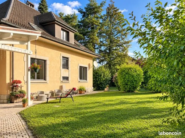 Maison 5 pièces 210 m²