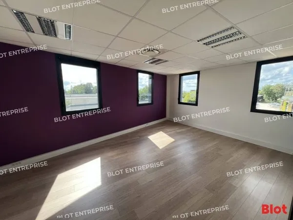 Bureaux 294 m²