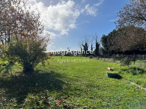 SAINT-SULPICE-DE-ROYAN - MAISON À RAFRAÎCHIR SUR 3 040 M² DE TERRAIN