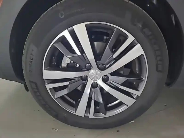 Peugeot 5008 puretech 130ch s&amp;s eat8 — photo 33
