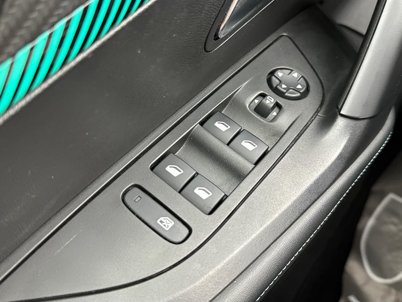 Peugeot 2008 puretech 100 s&s bvm6 allure — photo 15