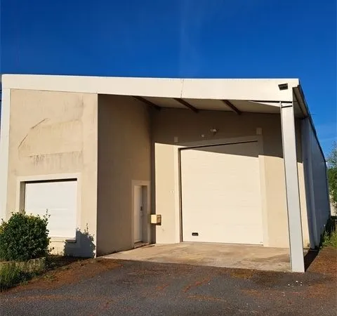 Local industriel 210 m²