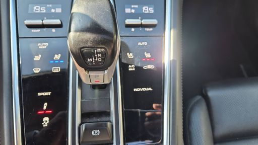 Porsche Panamera 3.0 330  AWD PDK8 - Executive – 2017 – 101950 km – Essence – Boîte Automatique — photo 34