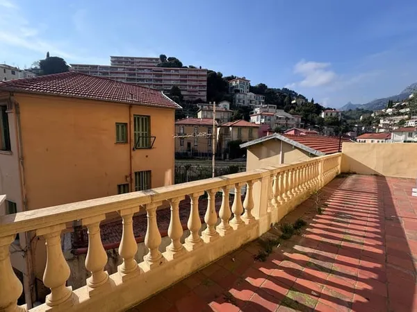 Menton - Trois-pièces avec terrasse de 27 m², proche du centre