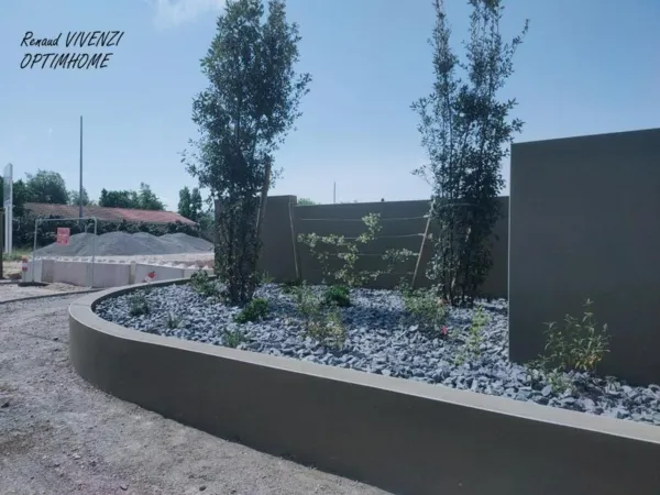Terrain 323 m²