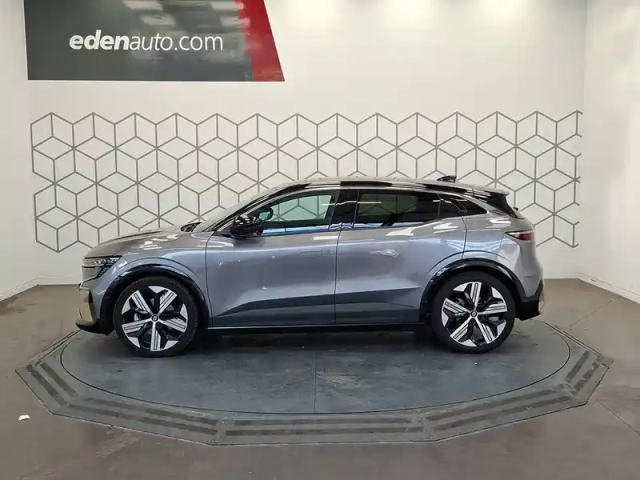Renault Megane e-tech ev60 220 ch super charge — photo 2