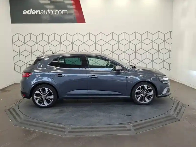Renault Megane mégane iv berline tce 140 fap — photo 31