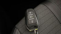 Peugeot 2008 1.5 BlueHDi 110ch S&S Allure Pack — photo 16