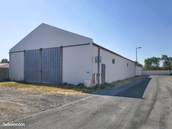 Bureaux 248 m² SAINT-ETIENNE-DE-MER-MORTE