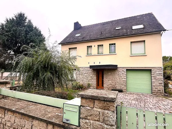 Maison de ville familiale de caractère - 194 m² - 5 chambres - Jardin arboré 635 m²